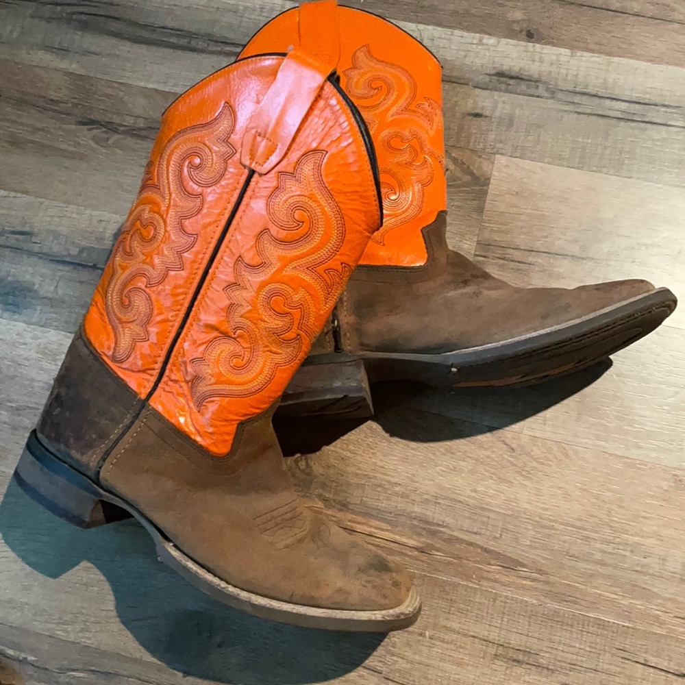 Western boots size 5. Old west brand.